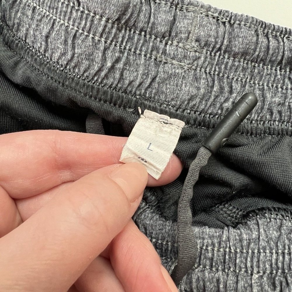 Lululemon Men's L Pace Breaker Shorts Gray 9" Inseam Liner Activewear Gym - Picture 6 of 10